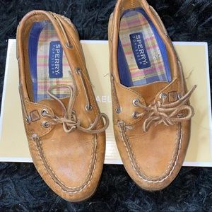 Women’s Leather Sperrys